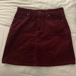 Maroon like new skirt